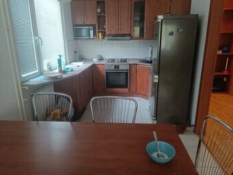 RUŽINOV 3 -IZB BYT komplet zariadený.,