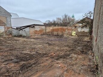 Unikátna lokalita - pozemok pre dom aj podnikanie