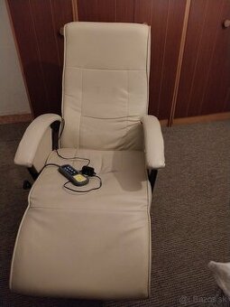 Elektrické masážne polohovacie kreslo .