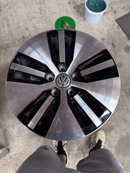 Elektróny 16” minimálne známky používania VOLKSWAGEN