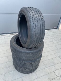 225/45 r17