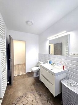 Kompletná rekonštrukcia - 3 izbový byt 95 m2 Trenčín