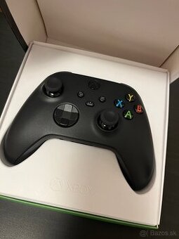 Xbox bezdrôtové ovládače – Carbon Black a Robot White