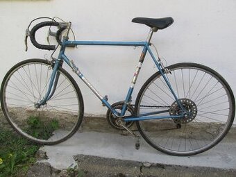 Predám starý bicykel Favorit.