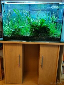 Akvarium so skrinkou