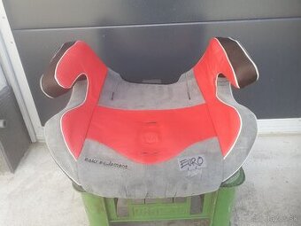 Podsedak do auta