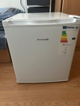 Predám chladničku s objemom 40 litrov.