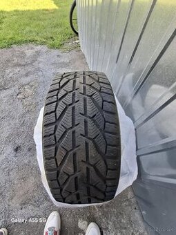235/45/18