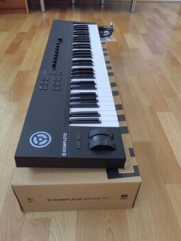 Predám MIDI klavesy Komplete A61 - 1