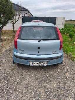 Fiat Punto 1.2 (2003), 122 000 km – 850 €