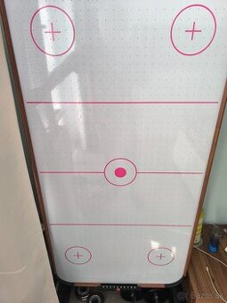 Air hockey