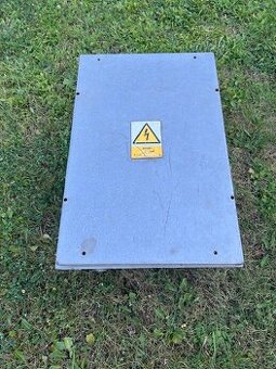 Skriňa oceľová, elektrický rozvádzač