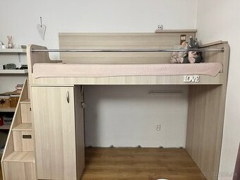 Poschodová posteľ na mieru