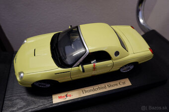 Model Ford Thunderbird Maisto 1:18