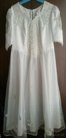 Svadobné šaty s perličkami