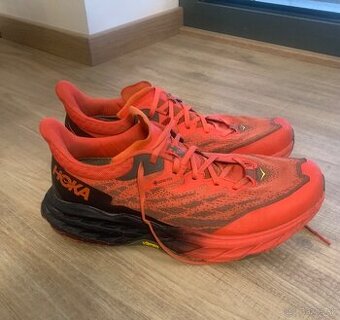 HOKA Speedgoat 5 GTX