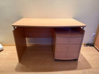 Kvalitny Bukovy nabytok (stol, komoda, komoda s dvierkami)