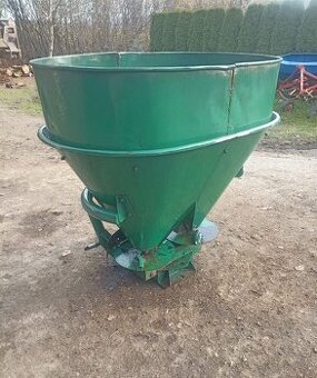 Rozmetadlo umelého hnojiva Amazone 350L