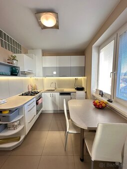 Veľkometrážny 3,5 izbový byt v centre mesta Nitra