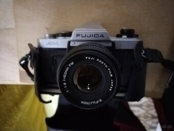 Retro fotoaparát Fujica, Canon.