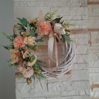 Kvetovany vencek 30 cm