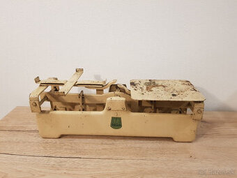 Predám starožitné váhy NOVA VEB