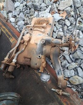 PREDAM DVOJPIESTOVU HYDRAULIKU NA TRAKTOR ZETOR 6340,7340