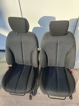 Predne sedacky mazda 2 2007-2011