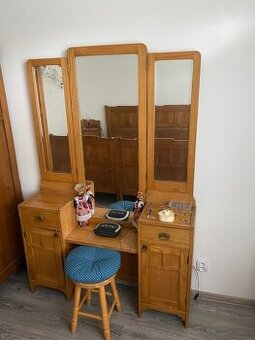 predam starozitnu 100 rocnu spalnu