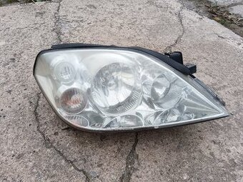 Predam na Nissan primera predne a zadne svetla 2002-2008