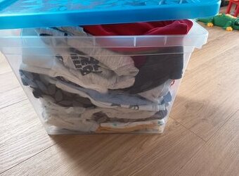 Veľký box oblečenia 68