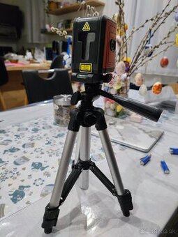Krizovy liniovy laser