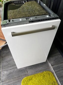 Umývačka riadu 45 Elektrolux