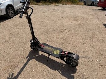 Elektrická kolobežka LANGFEITE L8S (2 × 800 W / 45 km/h)
