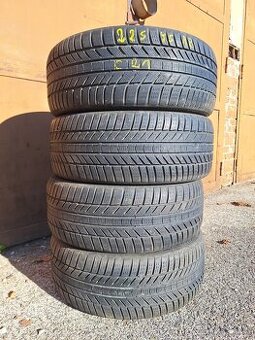 225/45 R18 Continental