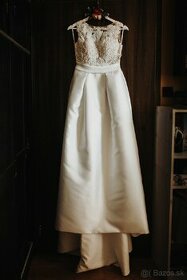 Svadobné šaty s odhaleným chrbtom