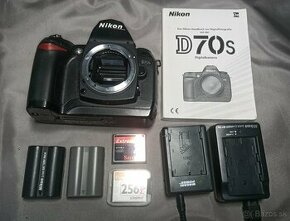 Nikon D70s - 1
