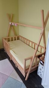 Detska postel z masivneho dreva