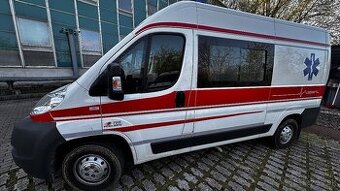 Sanitný automobil, Mimoriadne zachovalý, Najazdených 6500 km