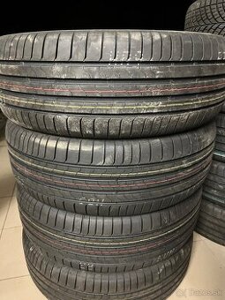 215/60R17 96H Brigestone