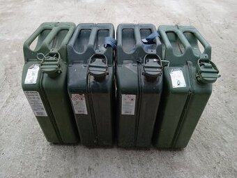 Predám kanistre 20 L