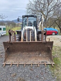 Predam traktorbager TEREX.