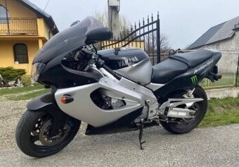 Yamaha yzf 1000r thunderace