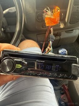 Pioneer DEH-1800UBG - 1
