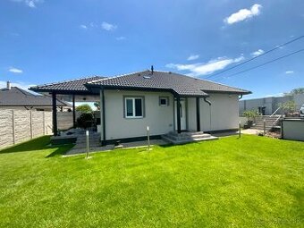 PREDAJ-NOVOSTAVBA RODINNÉHO DOMU RAJKA - MAĎARSKO