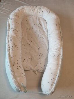 Hniezdo do postieľky