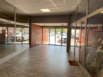 Na prenájom obchodný priestor v centre Nitry 65 m2