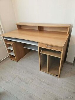 Kancelársky stôl /písací stolík