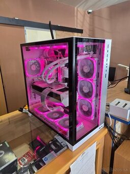 Herne PC 7900X3D,32Gb,2TB,9070XT,LianLi build