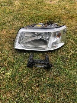 Predám predné svetla do vw T5 vw Touran facelift